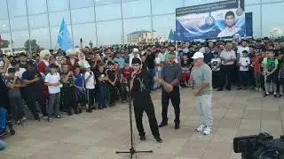 Олимпийский чемпион Заур Угуев вежливо отказался от танца в аэропорту Дагестана