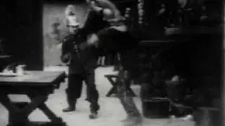Charles Chaplin - У моря, смотреть.