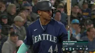 【MLB】Julio Rodriguez敲出一發兩分砲，幫助水手隊取得領先！💥而且水手的全壘打慶祝也太酷了吧🤩