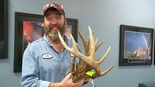 WXMI FOX 17 News - 2017-11-21 Alamo Township Man Scores 25-Point Buck!