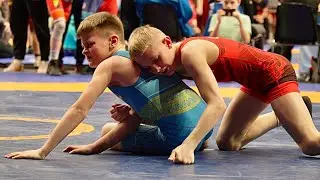 U13 Yurii Symak (UKR) vs Dmytro Pavlenchak (UKR) 47kg. Freestyle boys wrestling. B-cam-m