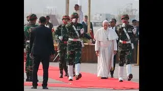 Pope Francis arrives in Bangladesh