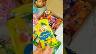 Две коробки с вкусняшками 