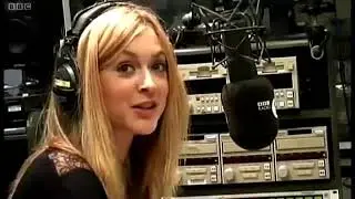 Fearne Cotton takes her boot off and gets a foot massage in socks