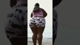 Fat Girl turns into Muscular SheHulk on the beach #fitness #animation #satisfying #body #bighulk