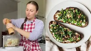Vegan Cauliflower Ricotta + Ricotta Pea Toasts with Walnuts & Mint // a peek into the Cooking Circle