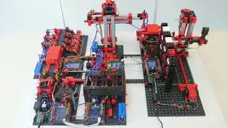 Smart Factory Simulator - A robot , Sorting machine and Warehouse