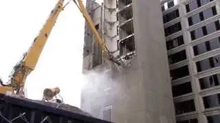 Tayside House Dundee Demolition - SafeDem 'Rubblemaker' on the job