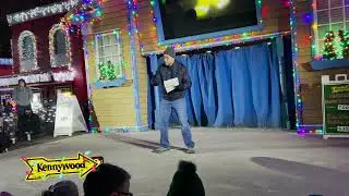 Pittsburgh Dad Reads 'Twas the Night Before Christmas at Kennywood | Dec. 3, 2022