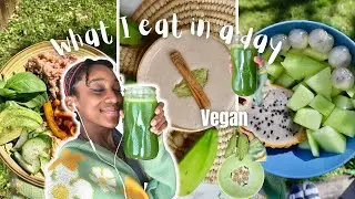 What I eat in a day as a vegan food blogger | Jamaican green banana porridge, vegan lasagna