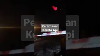 Perlintasan Kereta Api Malam Hari Seru Sekali #thomas #fyp #keretaapi #keretaapiindonesia