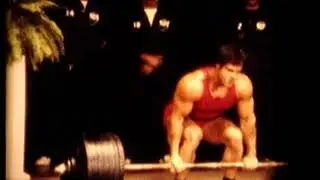 Franco Columbu - 700lbs x 3 Deadlift (1972)