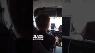 Водитель смотрит фильмы на планшете - 05.09.19 - Это Ростов-на-Дону!