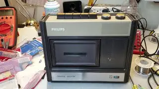 1971 Philips Cassette Recorder (Model 1530)