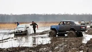 Городские против Деревенских! Джиперы не ожидали такого... Замес в пашне!