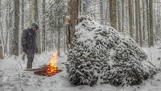 Caught in a SNOWSTORM - WINTER SURVIVAL BUSHCRAFT SHELTER in Heavy Snow, Bushcraft Trip