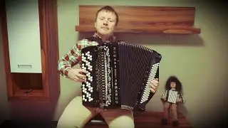 "Женихи". Играю на баяне.