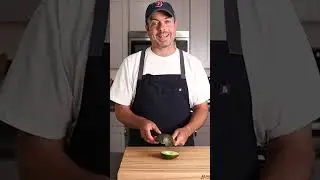 Best Way To Cut Into An Avocado