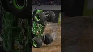 Grave Digger has the moves 🕺#Shorts #MonsterJam