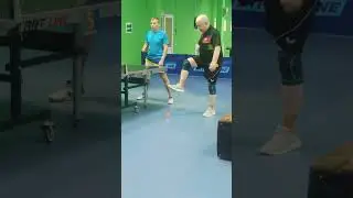 ТИПА ФУТБОЛИСТ))))