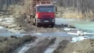 ЛЕСОВОЗ IVECO БЕРЁТ БРОД РЕКИ САМАРГА мега машины экстрим в лесу американские лесоруб отдхают