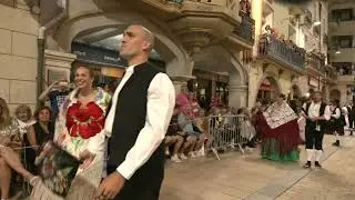 Oriol Romeu balla i gaudeix del Ball de Mantons