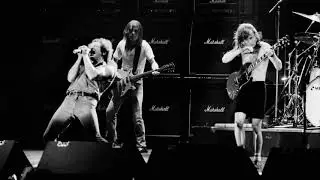 Fire Your Guns - Malcolm Young Isolated - Live at Donington