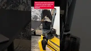 Жёлтый робот Boston Dynamics с завистью смотрит видео про нового робота ФЁДОРА (шутка).