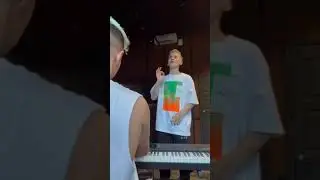 ДАНЯ МИЛОХИН ПОЕТ ВЖИВУЮ