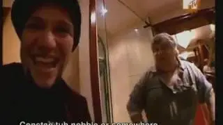 Статуя в виде вешалки (Viva la Bam)