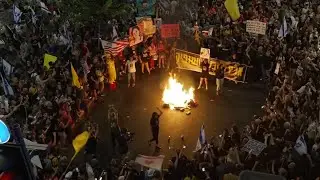 Israeli police and protesters clash in  Tel Aviv amid calls for action on hostages