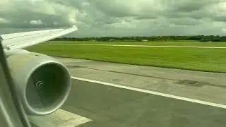 Gulf Air B787-9 Landing at Manchester, UK