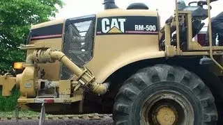 CAT RM-500 Road Reclaimer in Action - Asphalt Road Milling Machine