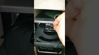 Не открывается дисковод что делать? как вытащить диск на ПК?! Ответ Помощь