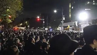 Thousands Brooklyn Jews Pray for Lives Lost in Israel