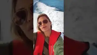 Виктория Боня плывет на яхте со скоростью ветра