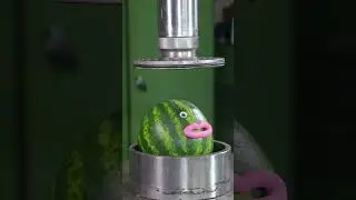 Tomatoes vs. 150 ton hydraulic press 🫣 