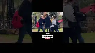 YÜRÜYEN ERKEĞİN ELİNİ TUTMAK !( Riskli Şaka )
