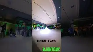 EL IMPRESIONANTE BAILE EN LAS NUBES