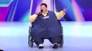 парень весом 245 кг взорвал зал! зрители и судьи в шоке! просто нереальный голос!