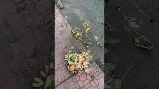 Подношение демонам на Бали 