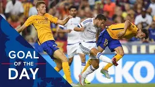 Eden Hazard embarrasses Barcelona defence! | Goal of the Day