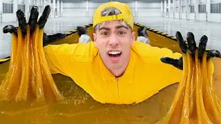 TRAPPED IN A GIANT GLUE TRAP !!