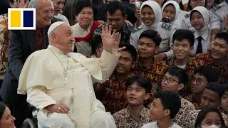 Pope praises Indonesians for choosing children over pets