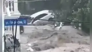 Хоть камни с неба. Репортаж из затопленной Ялты, наводнение