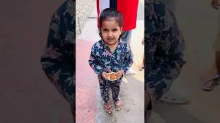 Anaya Ne Khilaye Gareeb Bacho Ko Golgappe