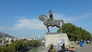 Грузия, Тбилиси, крепость Нарикала и памятник Вахтангу Горгасали