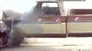 Crash test F-150 vs Ford escort