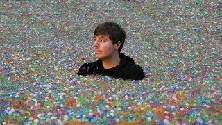 I Put 100 Million Orbeez In My Friends Backyard