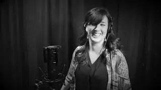 The Black & White Sessions : Gina Saputo : On the Street Where You Live